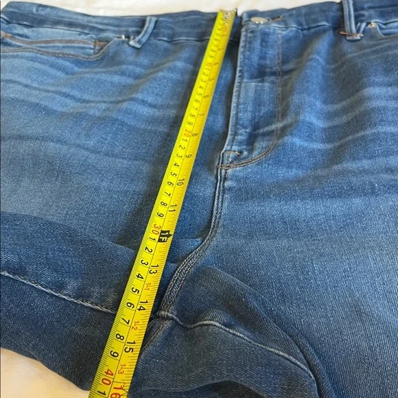 Good American Always Fits Good Legs Crop 28-32 - Picture 13 of 15